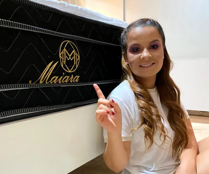 Maiara com colchão Keiko