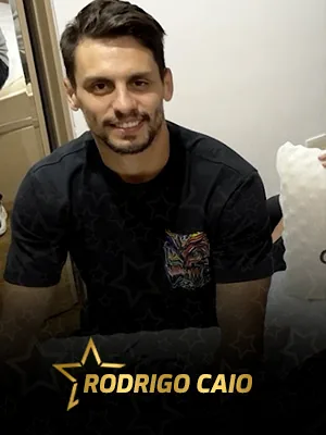 Rodrigo Caio com colchão Keiko
